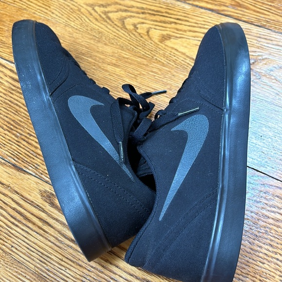 Nike SB Charge men’s black canvas sneakers.  Size 11.  Great condition. - Picture 5 of 11